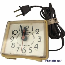 Sunbeam Alarm Clock Small Travel Size Electric Vintage Made in USA Beige Plastic