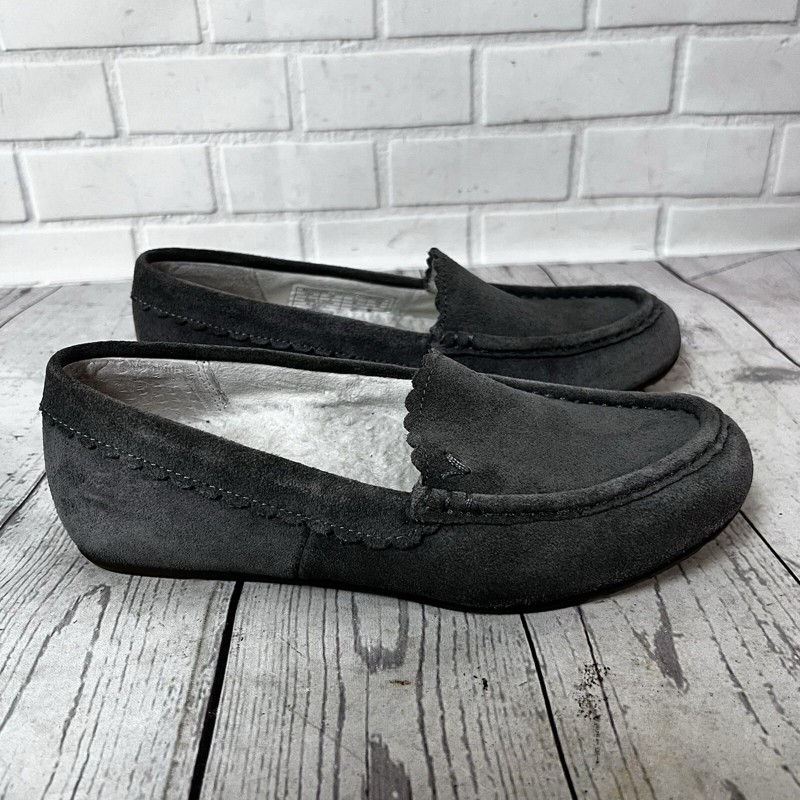 Vionic McKenzie Grey Suede Shearling Slippers Coz… - image 3