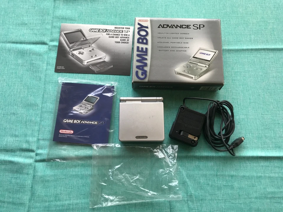 Platinum Game Boy Advance SP - Complete in Box CiB - Great Condition - Tested!