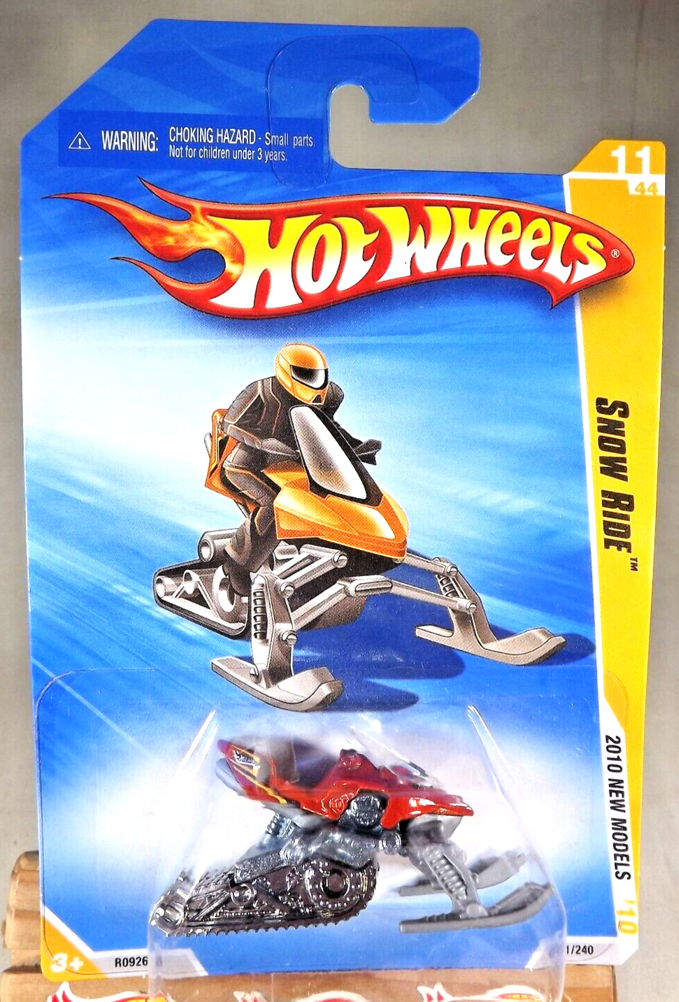 2010 Hot Wheels #11 New Models 11/44 SNOW RIDE Orange Variation w/Dark Gray Skis
