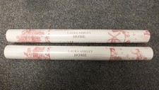 Carta da parati Laura Ashley Toile Lampone x 2 nuova sigillata stesso lotto W016218-A/1