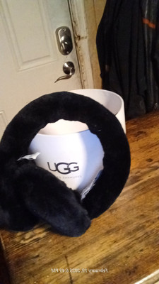 UGG fury Headphones 