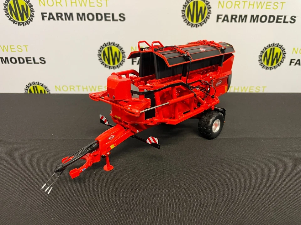 ROS 60254.0 1:32 SCALE KUHN FC 13460 RA TRAILED MOWER - Image 2 of 4