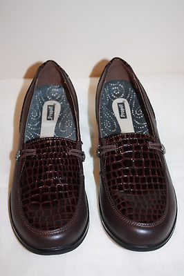 PROPET BROWN LEATHER ANIMAL PRINT SLIP ON WEDGE HEEL LOAFER  display picture 1
