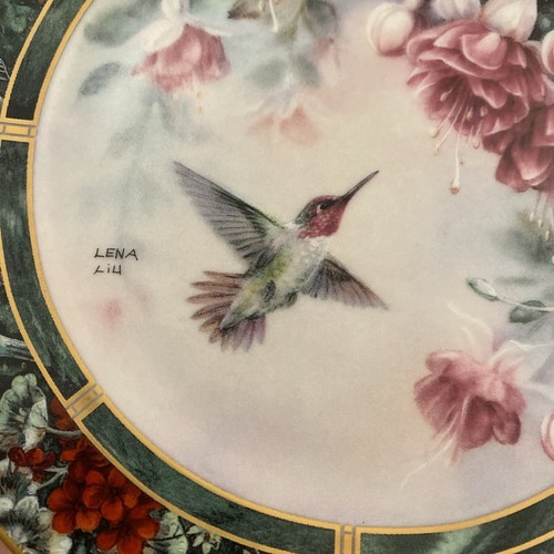 Ruby-Throated Hummingbird & Anna’s Hummingbird Collectors Plates Lena Liu 7 3/4” - 第 11/17 張圖片