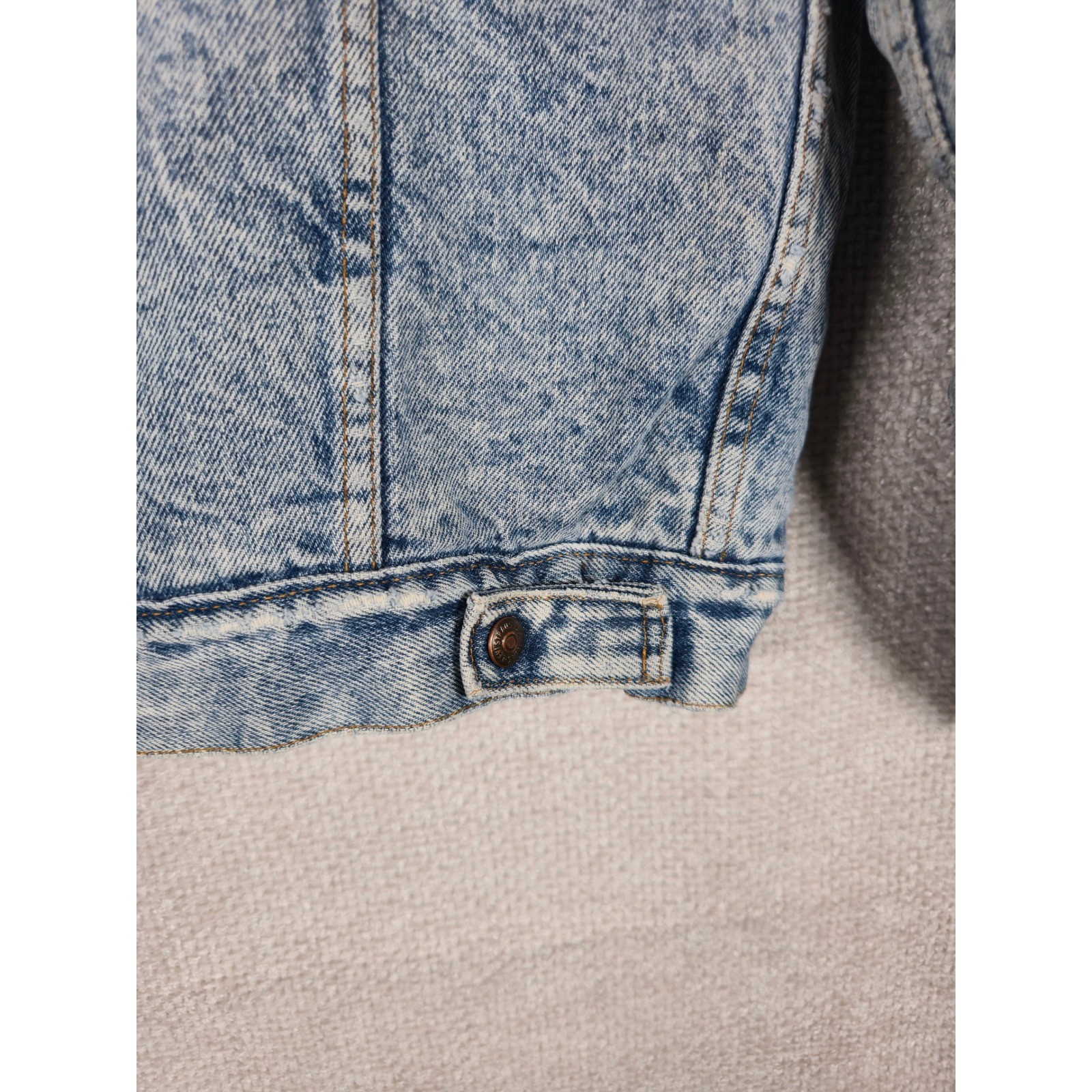 Vintage Levis 70609 0219 Sherpa Lined Denim Jacket Acid Wash Blue Made in USA M thumbnail 17