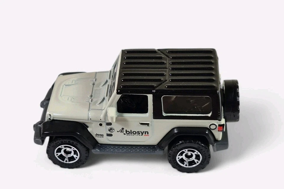 2018 JEEP WRANGLER 2dr Diorama Collectible DieCast Model Car 1:64 White LOOSE - Image 4 of 4