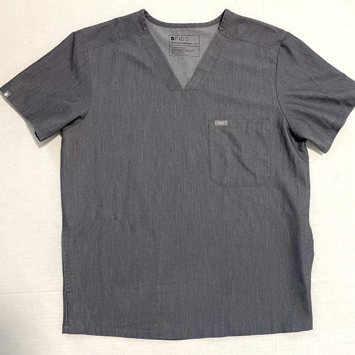 Figs Mens Chisek Three Pocket Scrub Top Size M Graphite Figs Mens Chisek Three Pocket Scrub Top Size M Graphite