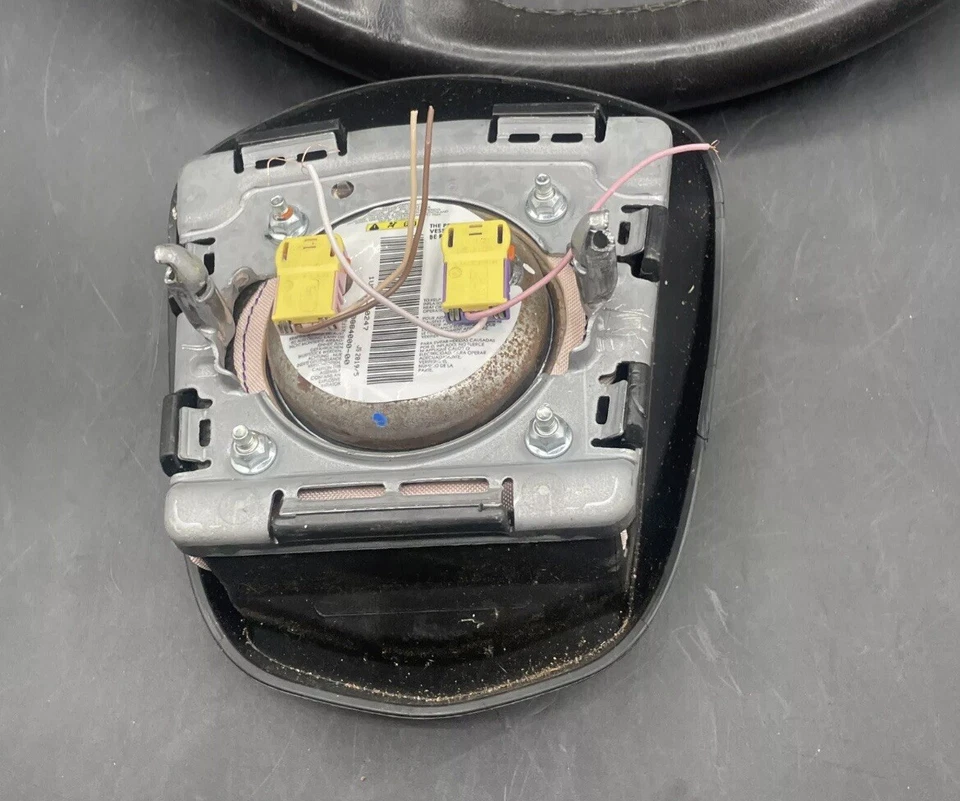 Cadillac Escalade 15-20 Bag Front  - Image 2 of 3