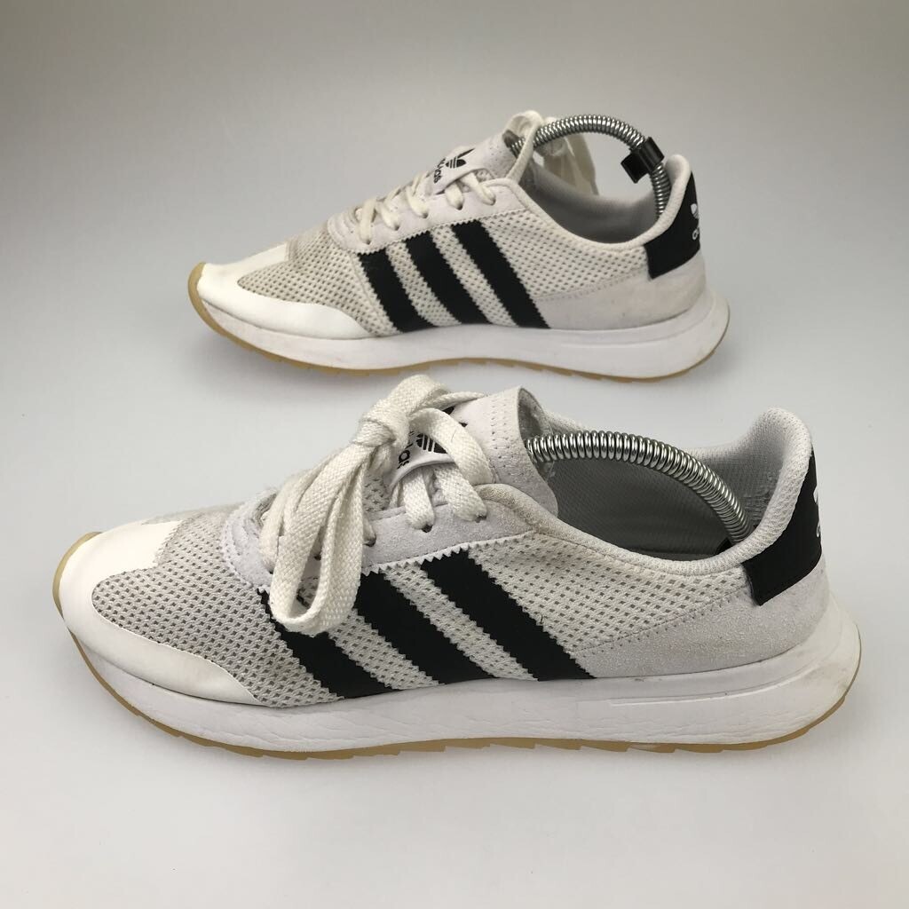 Adidas Womens Flashrunner Shoes White Black BA7760 Breathable Lace Up Low  Top 10 | eBay