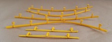 AURORA MODEL MOTORING 4 Yellow Track Roadway Guard Rails  2 Short Pieces