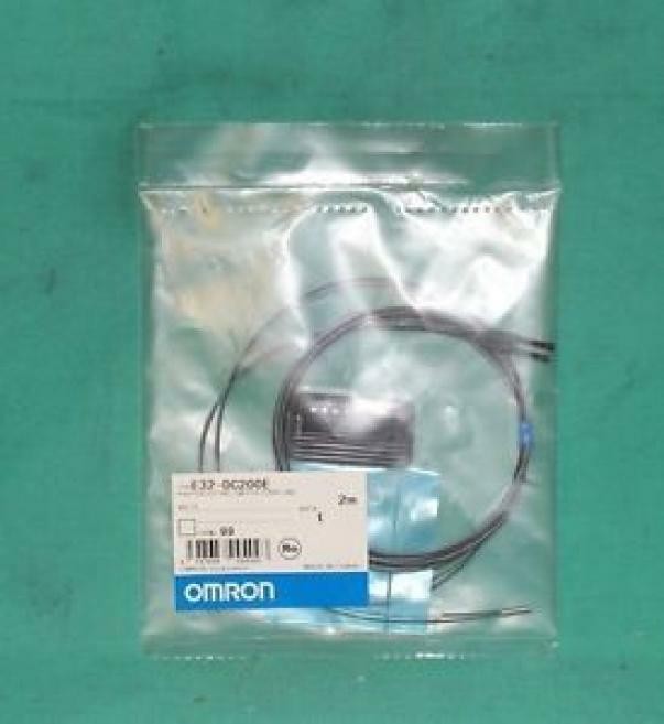 OMRON SENSORE- REFLEX M3 SENSORE A FIBRA OTTICA E32DC200E2M-1828