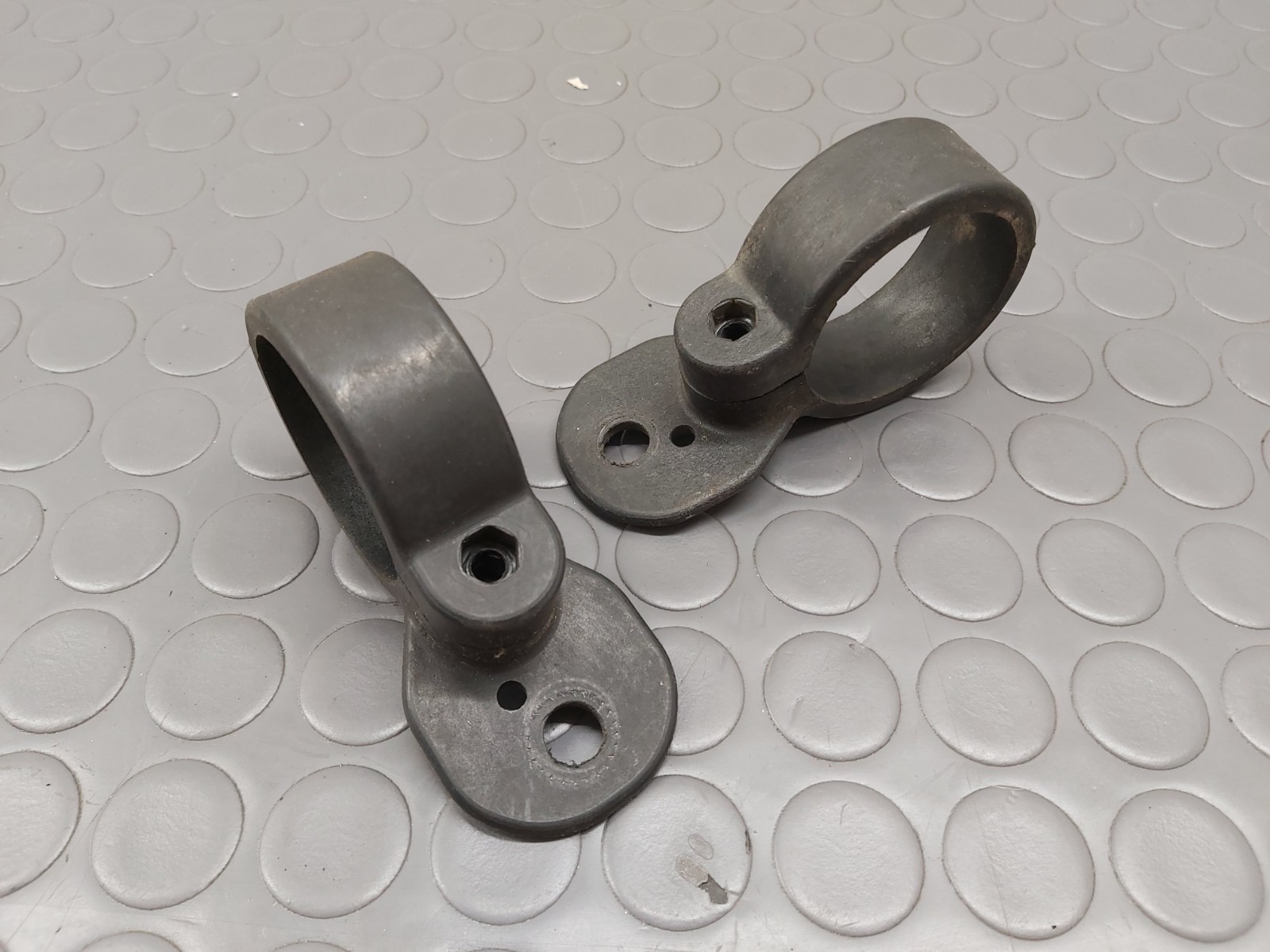 STAFFA COLLARINO FRECCIA STELO AMMORTIZZATORE ANTERIORE UNIVERSALE MOTO COPPIA 2