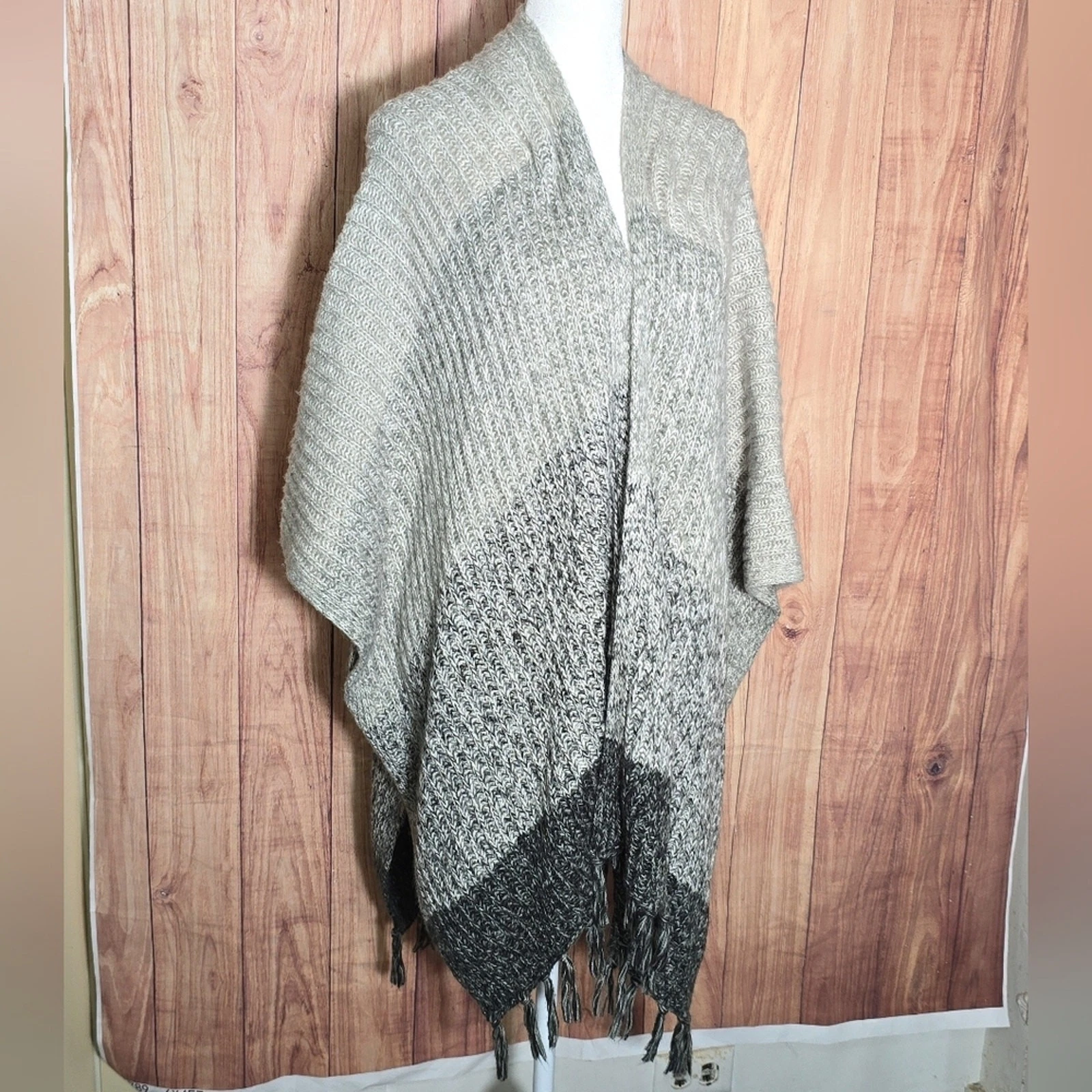American Eagle Outfitters Open Front Poncho Sweater Wrap White & Grey OS NWT