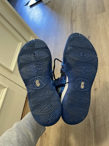 Nike Kyrie 5 Duke Basketball Shoes - Picture 5 of 5