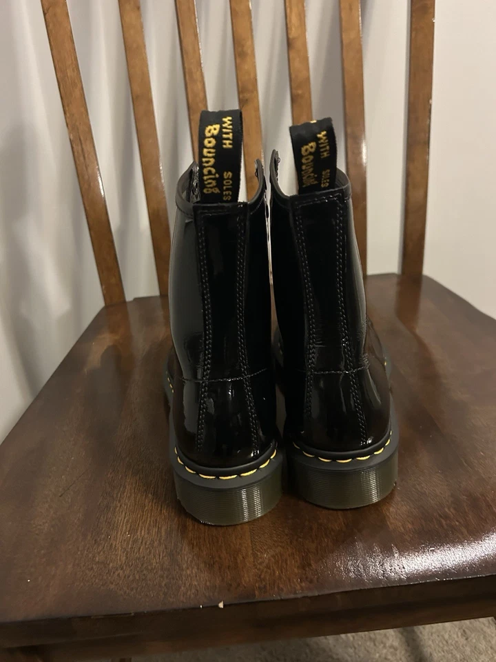 Botas de combate DR. MARTENS 11821 para mujer charol negras talla 5 Foto 2 de 4