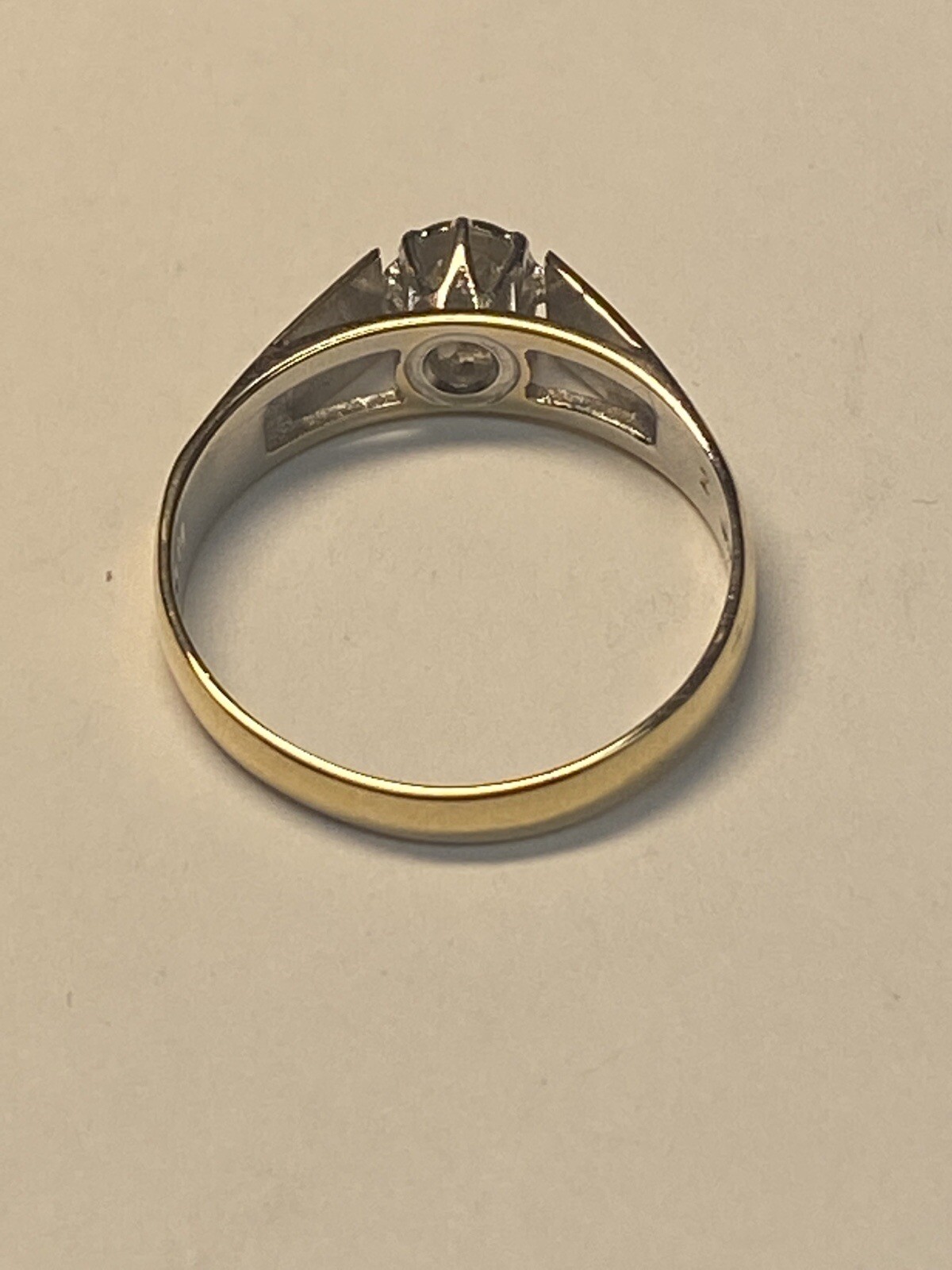 18k gold round diamond solitaire ring - image 4