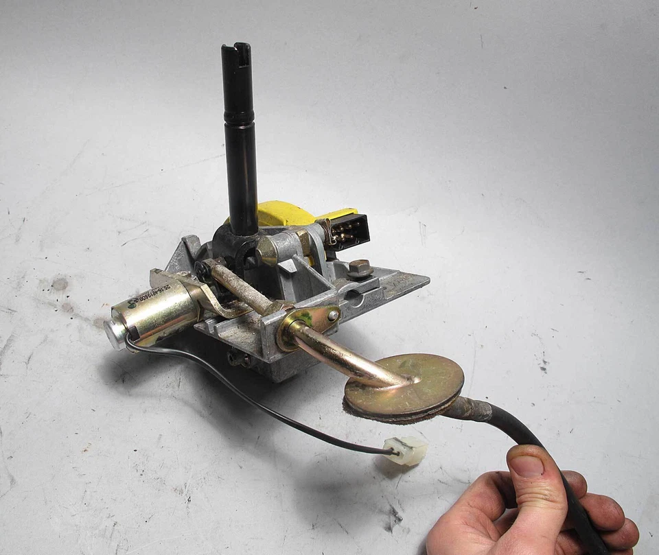 BMW E36 3-Series Z3 Automatic Transmission Shifter Interlock Assembly 1997-2000 - Image 4 of 4