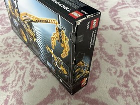 LEGO Technic: Backhoe Loader (8069) Pre-owned, 100% Complete, Excellent Cond.