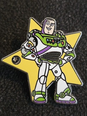 Buzz Lightyear Toy Story Pixar 2023 Hidden Mickey Disney Yellow Star Pin (17)