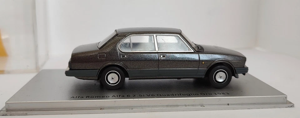 Kess Model Alfa Romeo Alfetta 2.0 Quadrifoglio Oro 1983 - 1:43 - Immagine 2 di 4