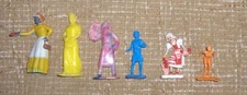 6  WOMEN PLASTIC PLAY SET FIGURES VINTAGE+ MARX, REL +   K DOLLHOUSE