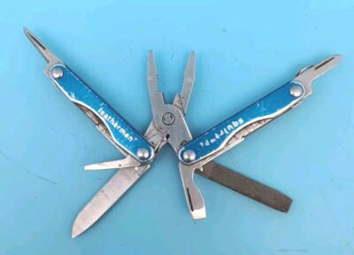 VINTAGE Leatherman Squirt P4 BLUE Multi-Tool Keyring Hunting Camping Knife Q20