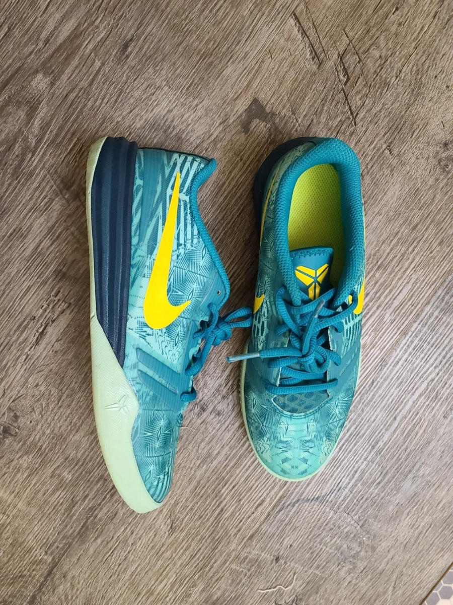 Kobe 3 hotsell shoes 2015