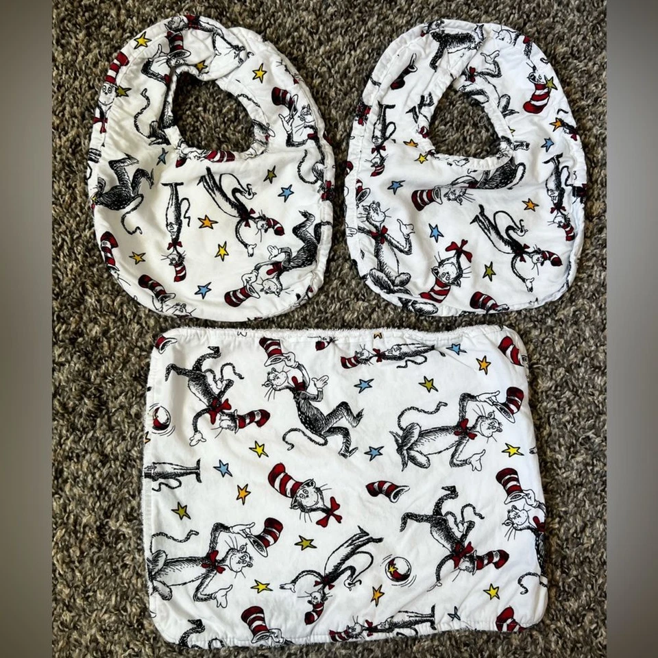 Trend Lab Bebé Dr Seuss Gato en el Sombrero Paquete 2 Baberos 1 Paño Eructo Foto 2 de 4