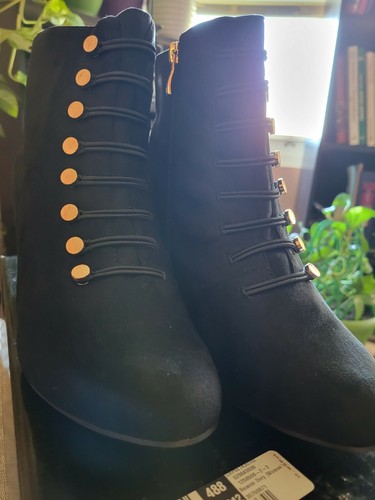 Beacon Women's Dory Microsuede Ankle Boots 10 Wide(C, D, W) Black New with box - Picture 4 of 11