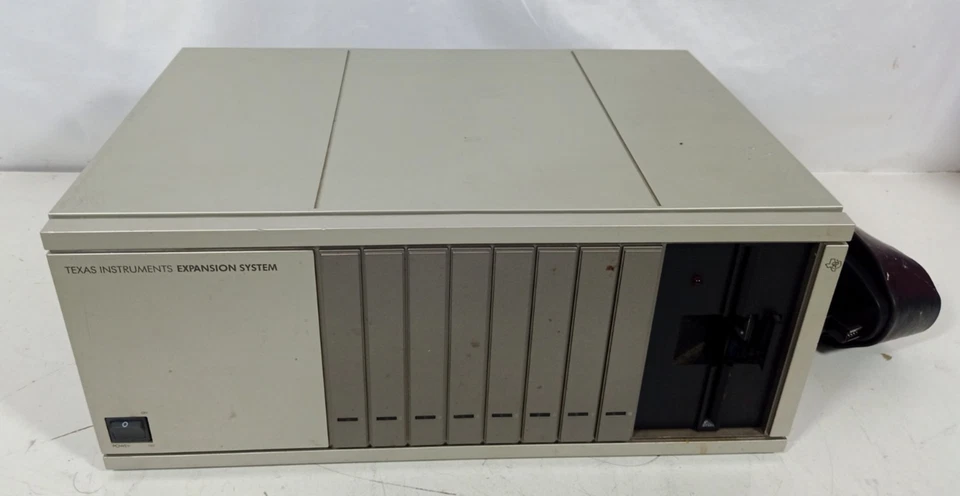 Texas Instruments TI-99/4 периферийная система расширения PHP1200 - включается - Изображение 3 из 4