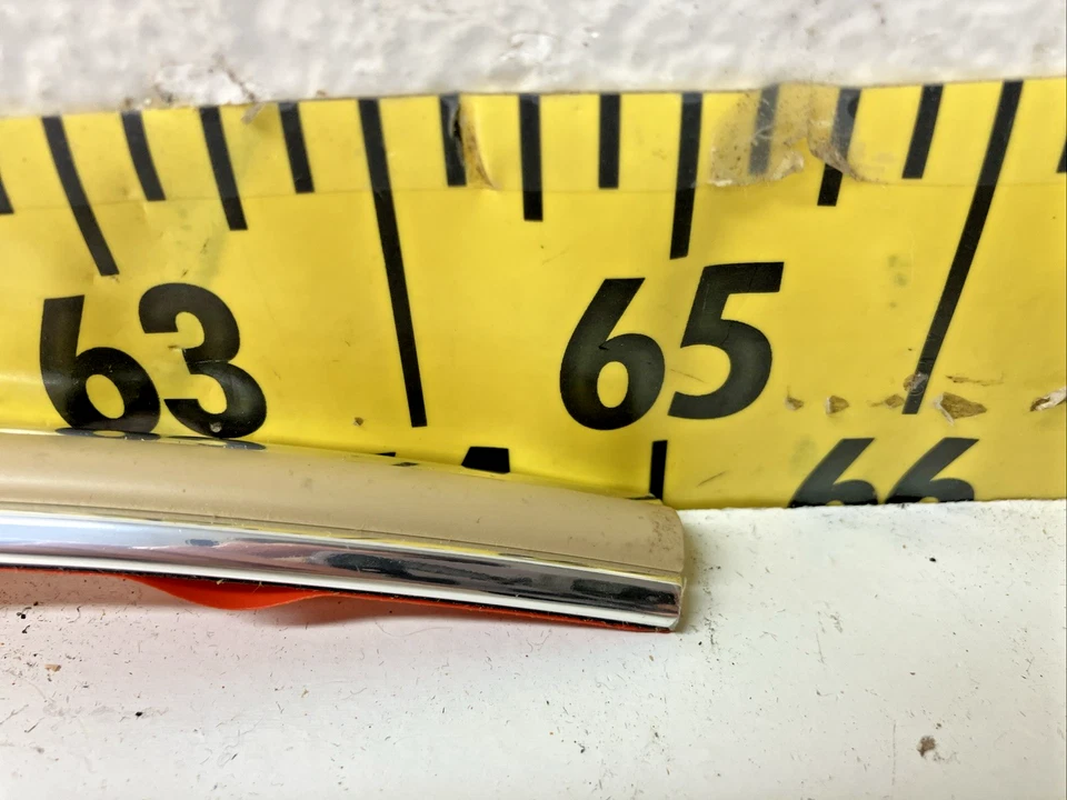 Nuevo moldura de puerta derecha/derecha beige OEM 1155243 1979 Chevrolet Caprice 2/4 puertas + vagón (Bin96 Foto 4 de 4