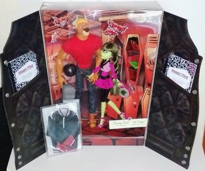 2013 Mattel Monster High Manny Taur Iris Clops Doll Set + Letterman Jacket SDCC