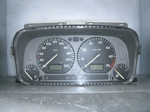VW Vento Tacho Tachometer Kombiinstrument MotoMeter 1H5919033E