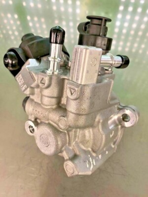BMW Hochdruckpumpe 13518597820 0445010784 0445010785 BMW F21 2,5d