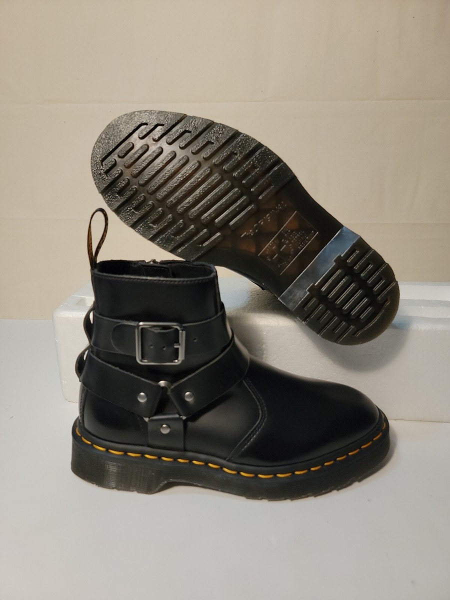 DR. MARTENS WOMEN display picture 2