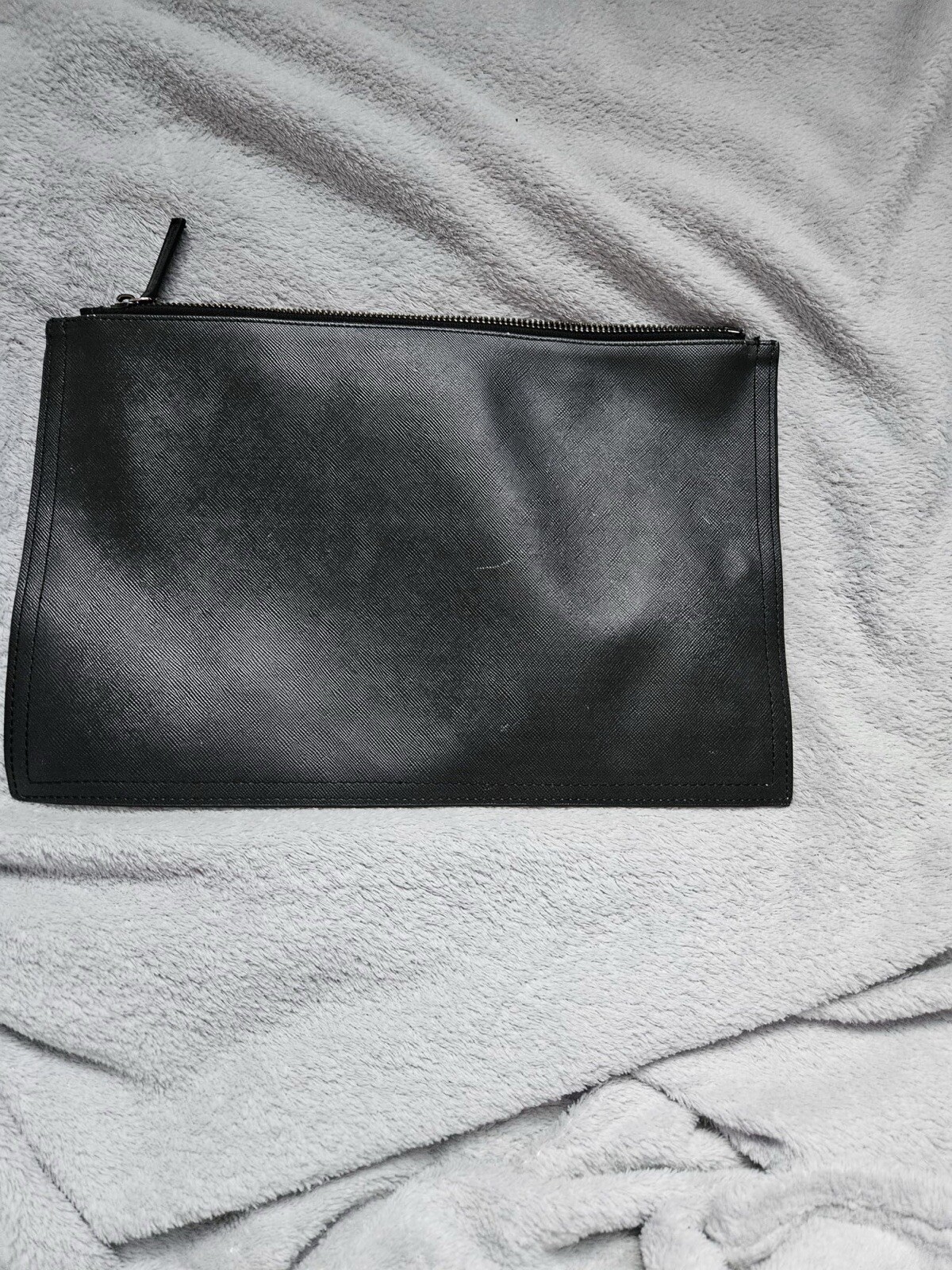 GIVENCHY  Saffiano Antigona Madonna Clutch Black image 6