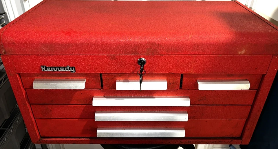Cajonera mecánica Kennedy® Signature Series 6 cajones, 26-"W x 12-D x 15-H Foto 2 de 4