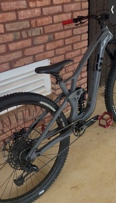 2024 Gt Sensor Carbon Elite Medium