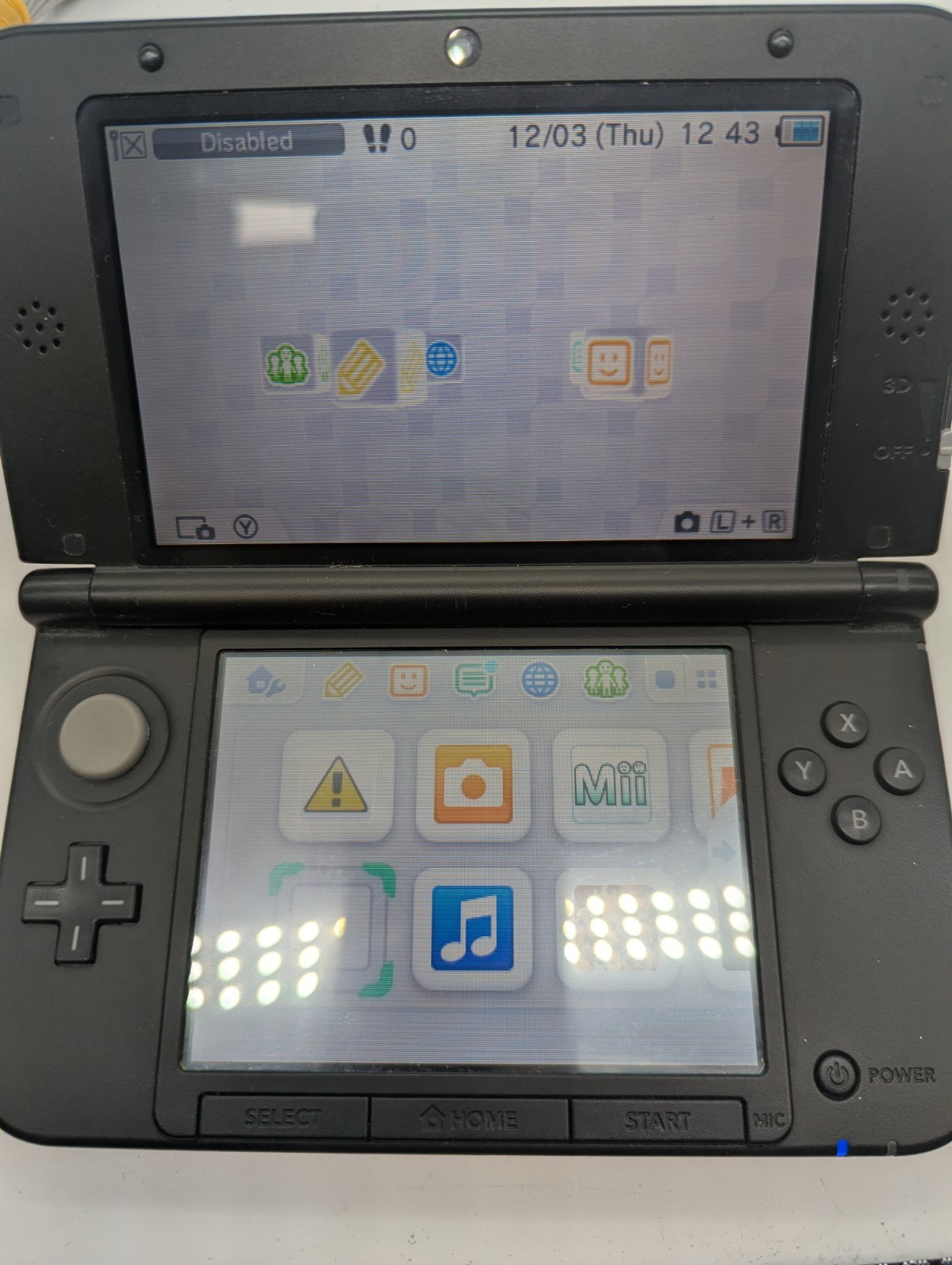 Nintendo 3DS XL Handheld Console - Black & Red with Charger - 12 Month Warranty image 3