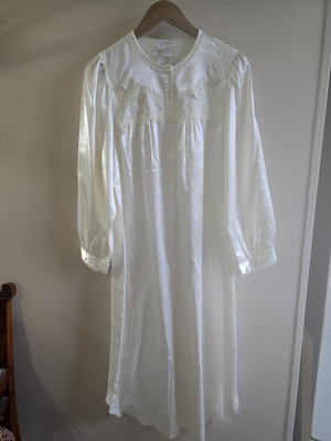 NWT Women's Miss Elaine Lace Floral Long Sleeve 1/4 Button-Up White Nightgown M