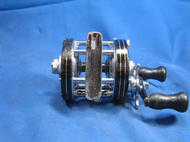 Vintage Rare Daiwa Millionaire V BaitCasting Reel