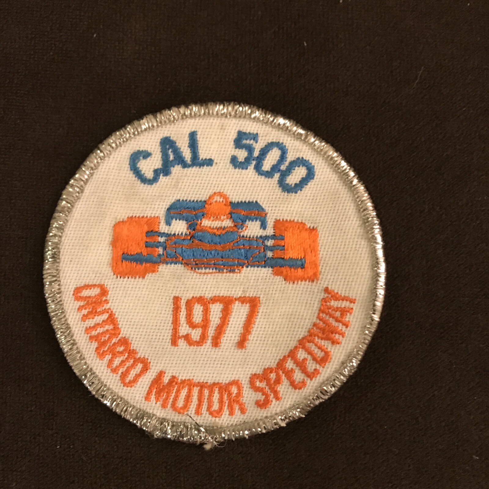 Coche de carreras de Fórmula 1 parche vintage 1977 California CAL 500 Ontario Motor Speedway