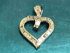 10K WHITE GOLD DIAMOND BAGUETTES HEART PENDANT