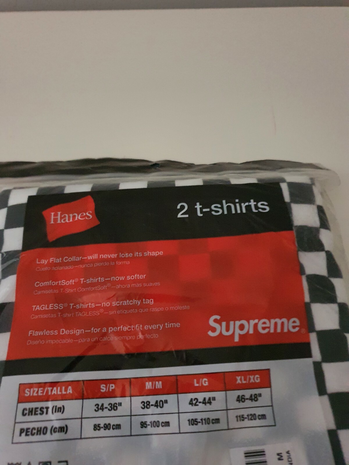 SS18 Supreme Hanes Checker Tagless Tees (2 pack) size M medium New Underwear thumbnail 9