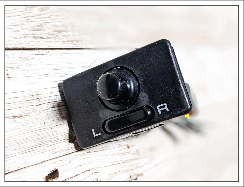 ✅ Interruptor de ajuste del espejo retrovisor eléctrico Pathfinder de carrocería dura Nissan Pickup D21 1994-1997 OEM Foto 3 de 4