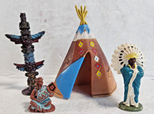 BRITAINS DEETAIL NATIVE AMERICAN INDIANS TOTEM TEEPEE SET OF 4 VTG 1970s PLASTIC