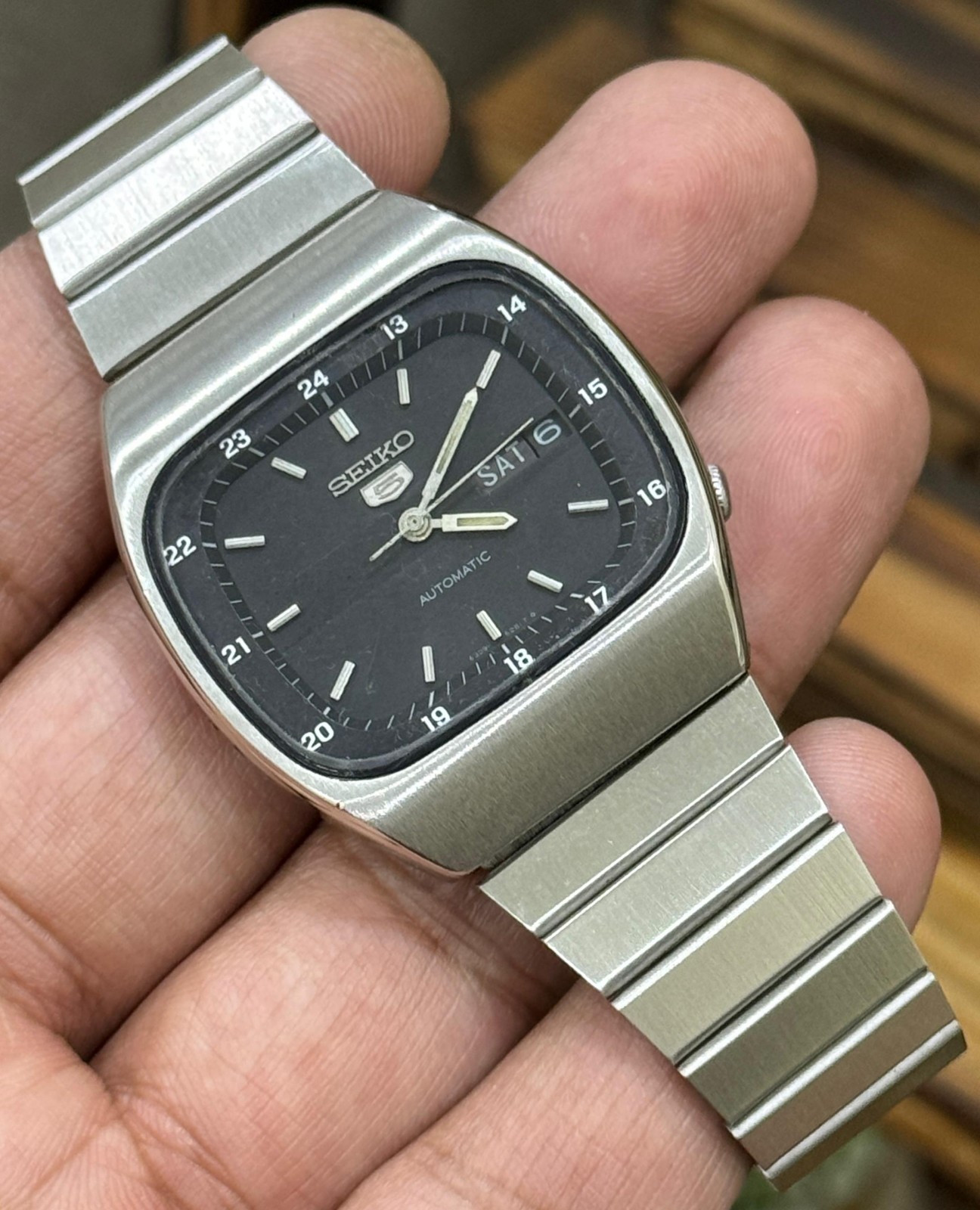 Square Watch Vintage For Mens Wrist Seiko 5 Japan Black Automatic Dial - vintagewatches.pk