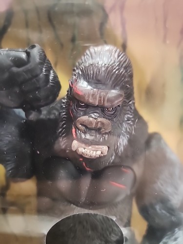 NEW Vintage 2005 Playmates King Kong "ROARING KONG" 11" Tall Please Read Descrip - Picture 10 of 16