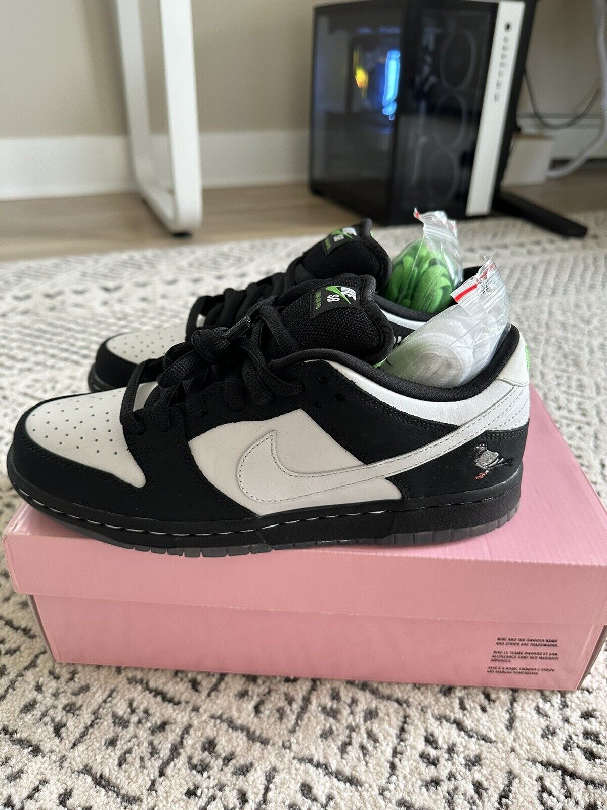 Kent Huichelaar Pas op Nike SB Dunk Low Pro x Jeff Staple Panda Pigeon 2019 | eBay